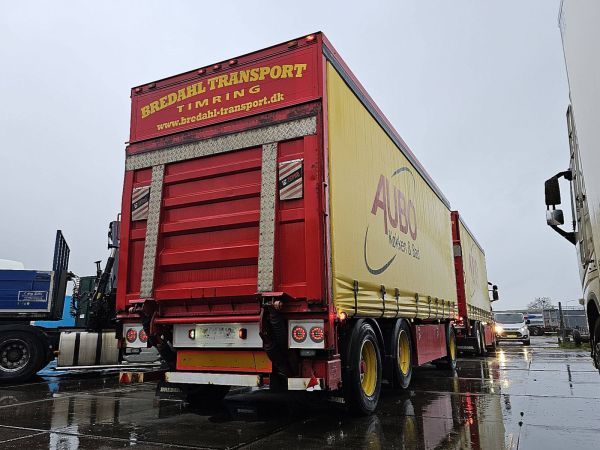 Kelberg SVF 3 AXLE TAILLIFT — 2010